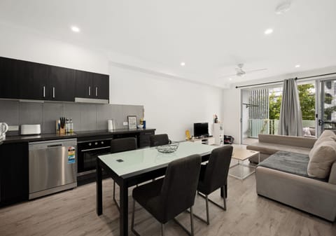 Townhouse with 2 Self-Contained Levels
