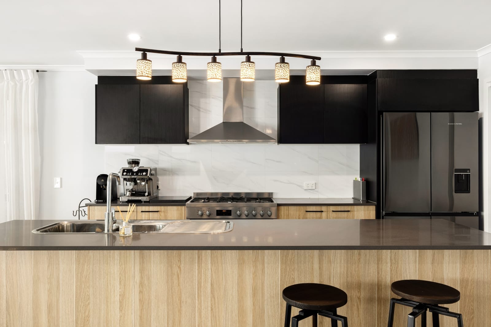 Bokarina Bliss: Effortless, Elegant, Beachside Living