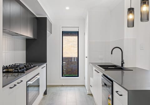 Stunning 4 Bedroom New York Style Terrace