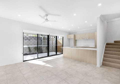 Stunning Modern Townhouse in Prime Sunshine Coast Location