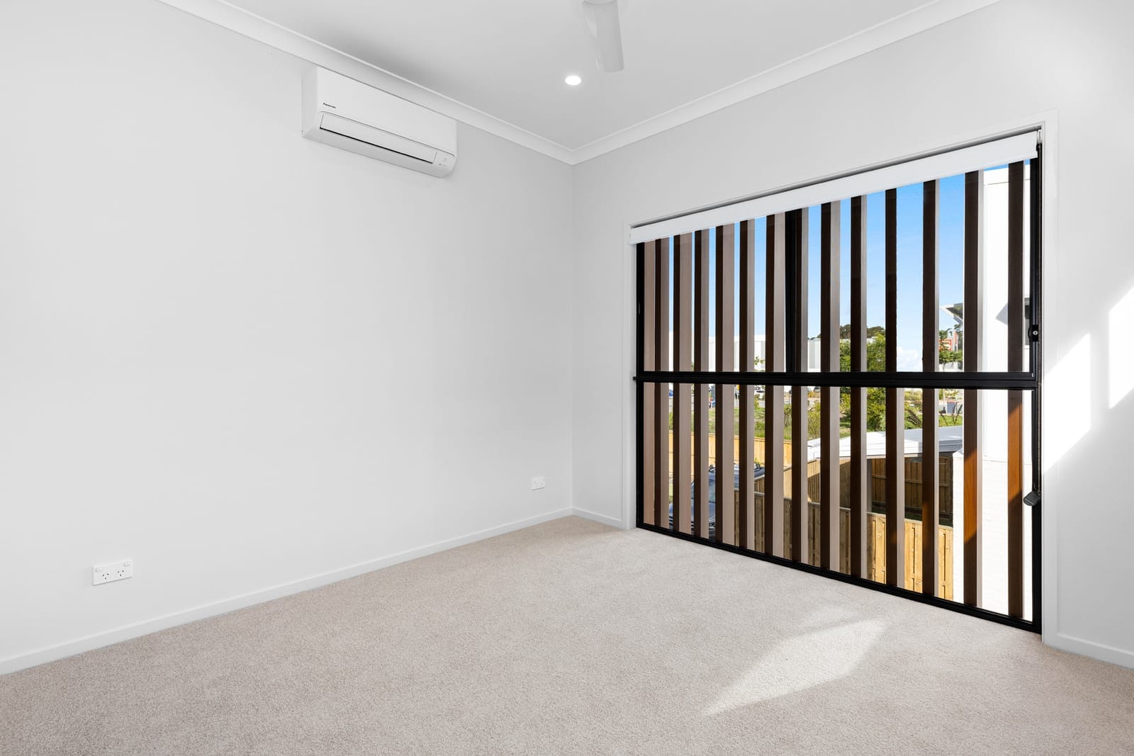 Stunning Modern Townhouse in Prime Sunshine Coast Location