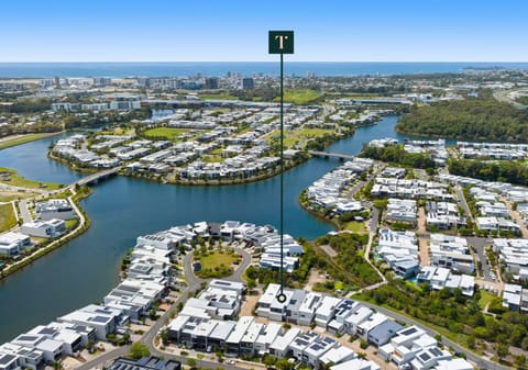 Designer Living, Sunshine Cove Style!