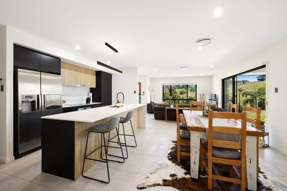Elegant Country Style Living : Low Maintenance