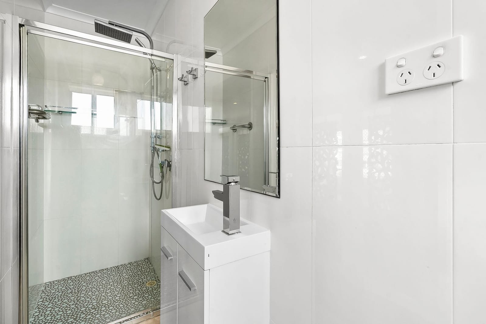 RARE: Waterfront Duplex, Deepwater Access