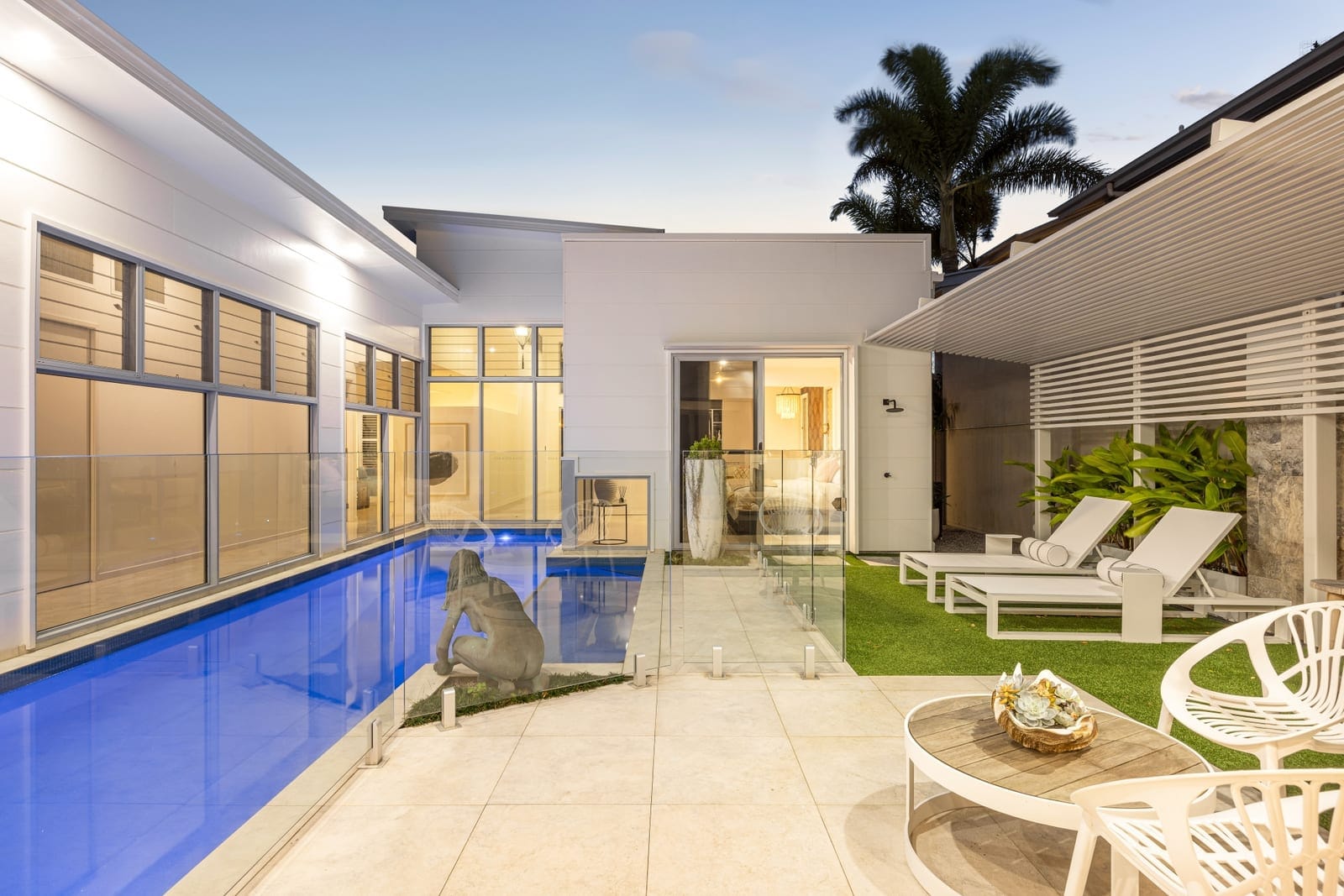 North-East Facing Waterfront Entertainer