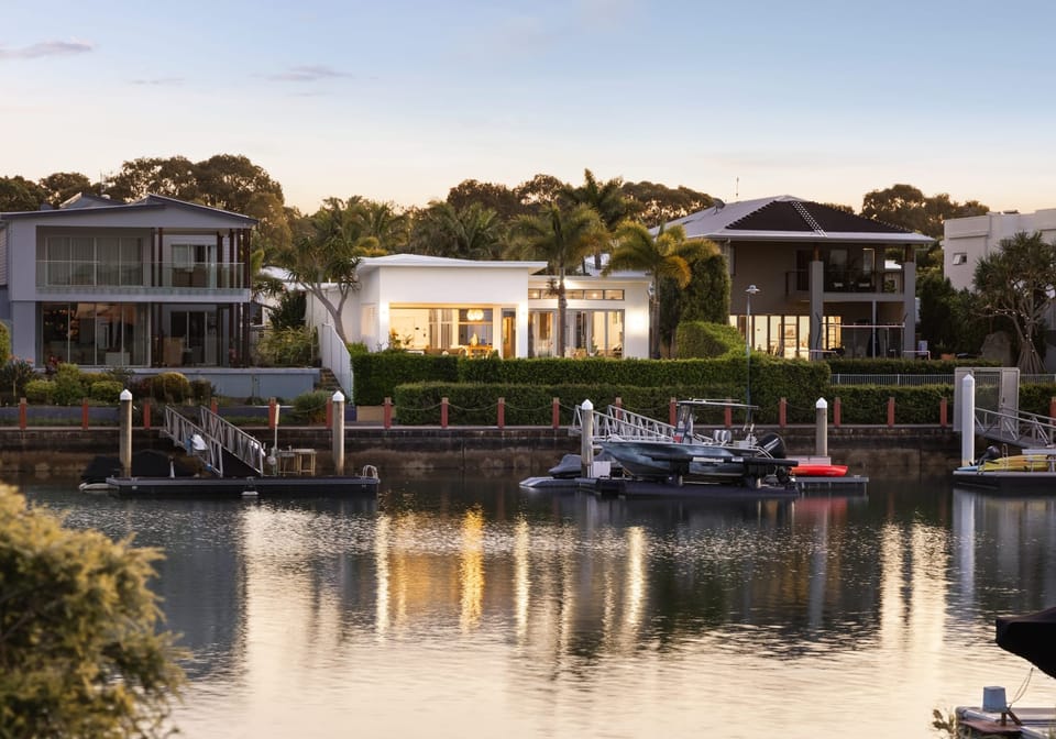 North-East Facing Waterfront Entertainer