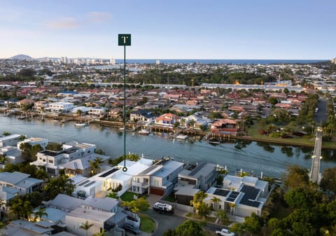 North-East Facing Waterfront Entertainer