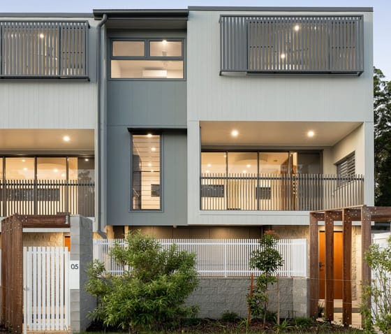 Contemporary & Chic Amongst Rainforest