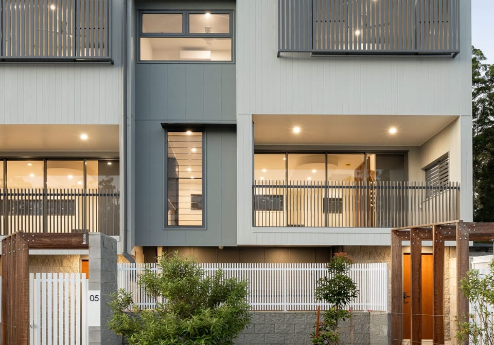 Contemporary & Chic Amongst Rainforest