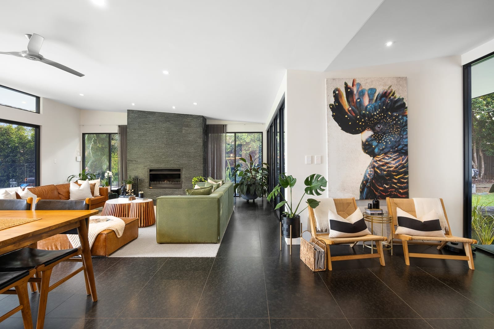 STUNNING ARCHITECTURAL HINTERLAND RETREAT