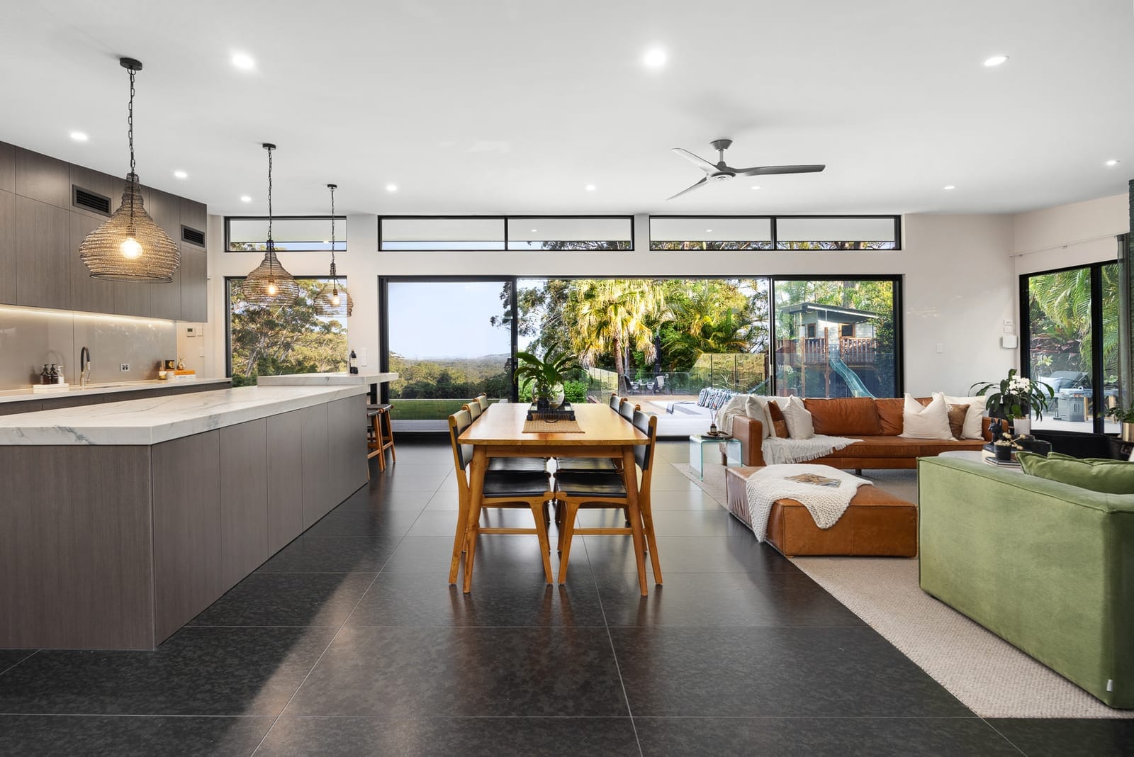 STUNNING ARCHITECTURAL HINTERLAND RETREAT
