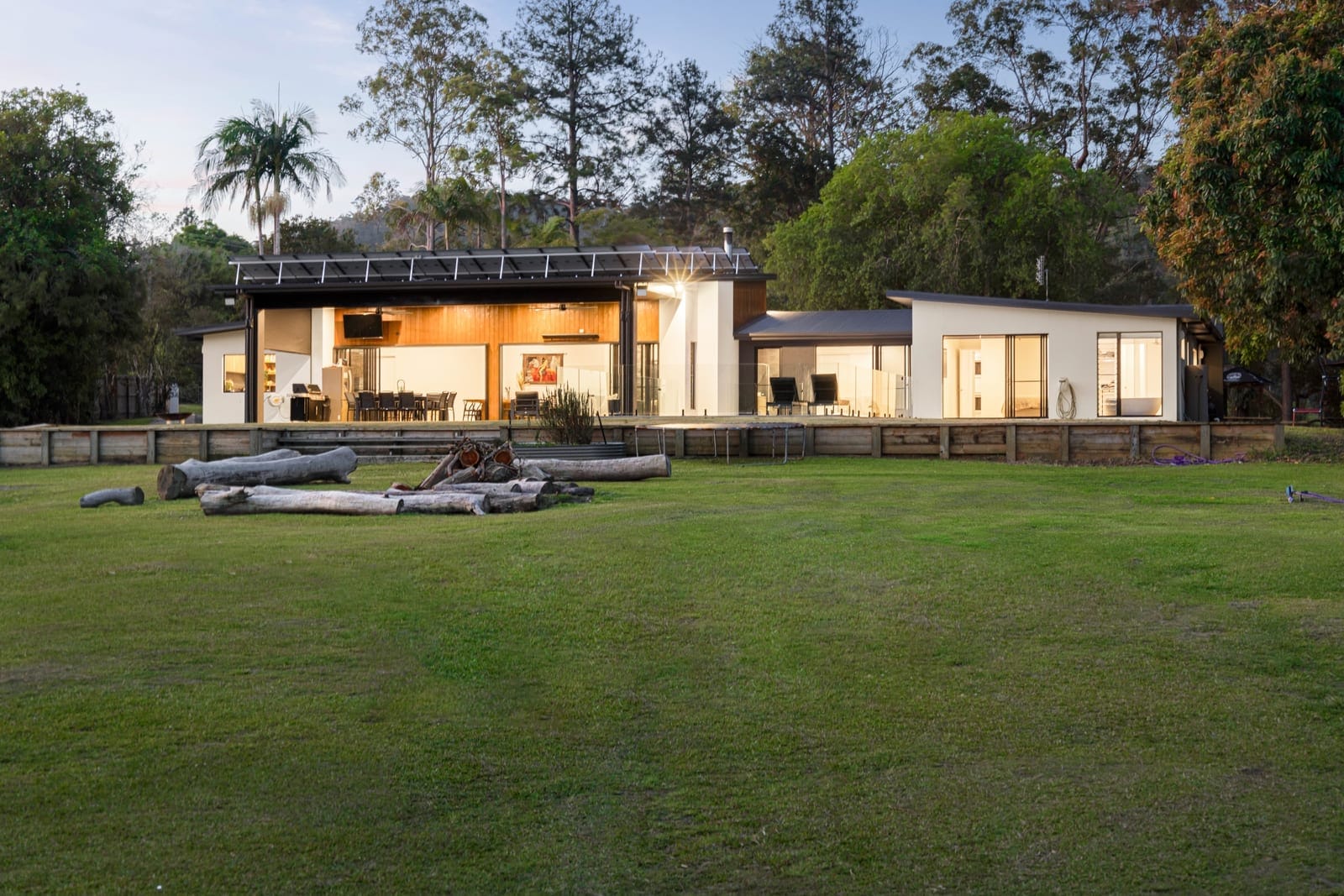 Embrace the Ultimate Acreage Lifestyle: Dual Living