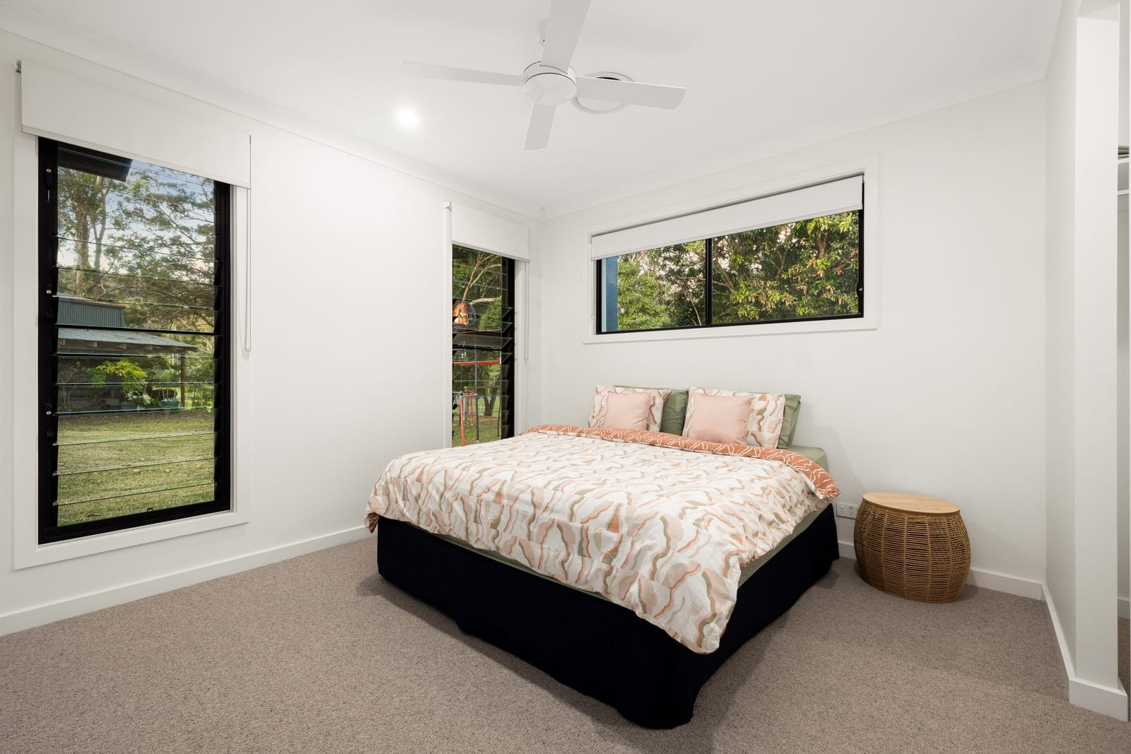 Embrace the Ultimate Acreage Lifestyle: Dual Living