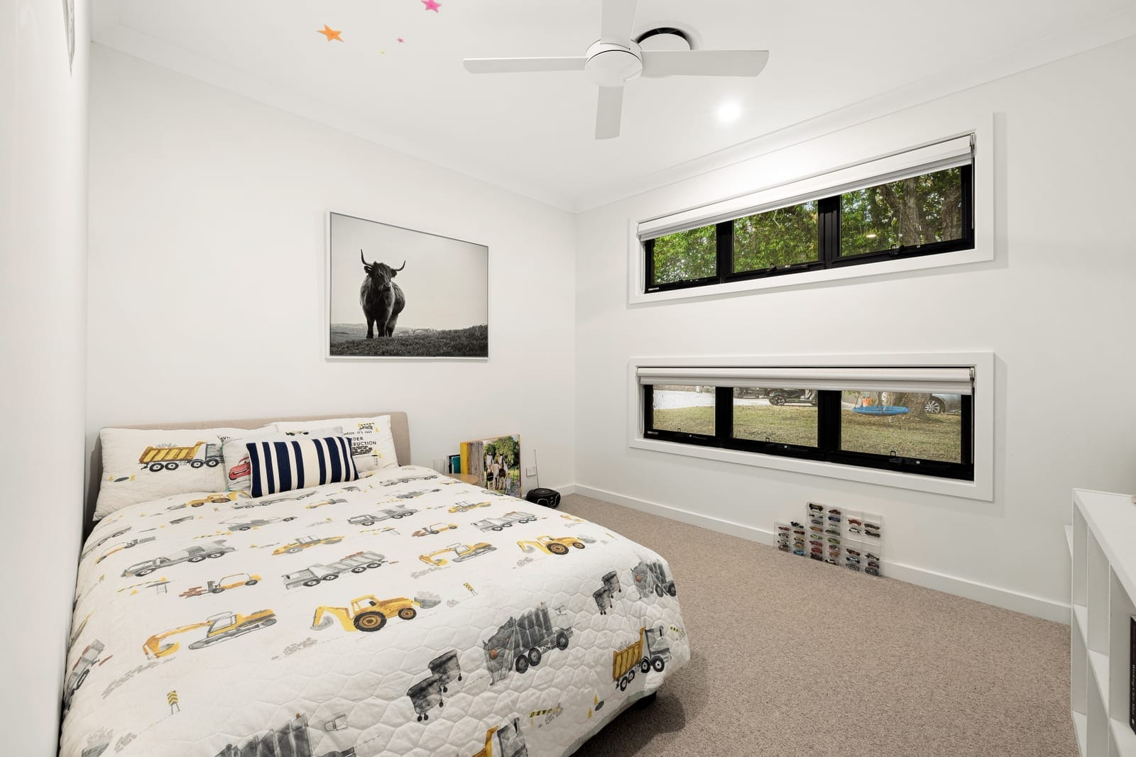 Embrace the Ultimate Acreage Lifestyle: Dual Living