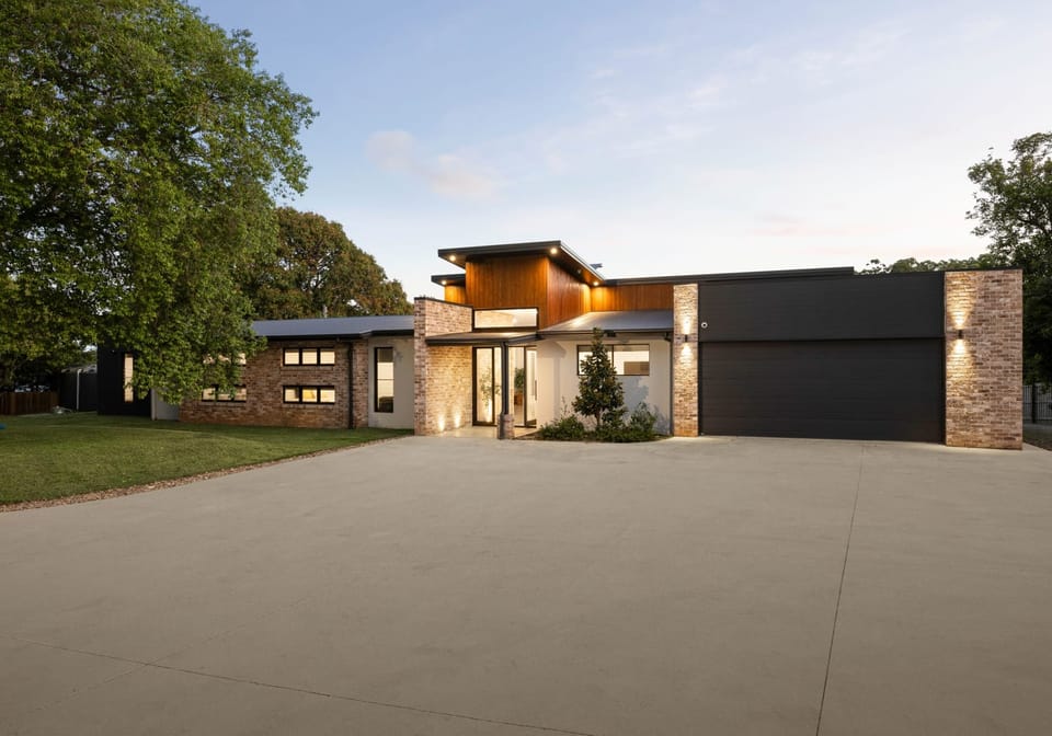 Embrace the Ultimate Acreage Lifestyle: Dual Living