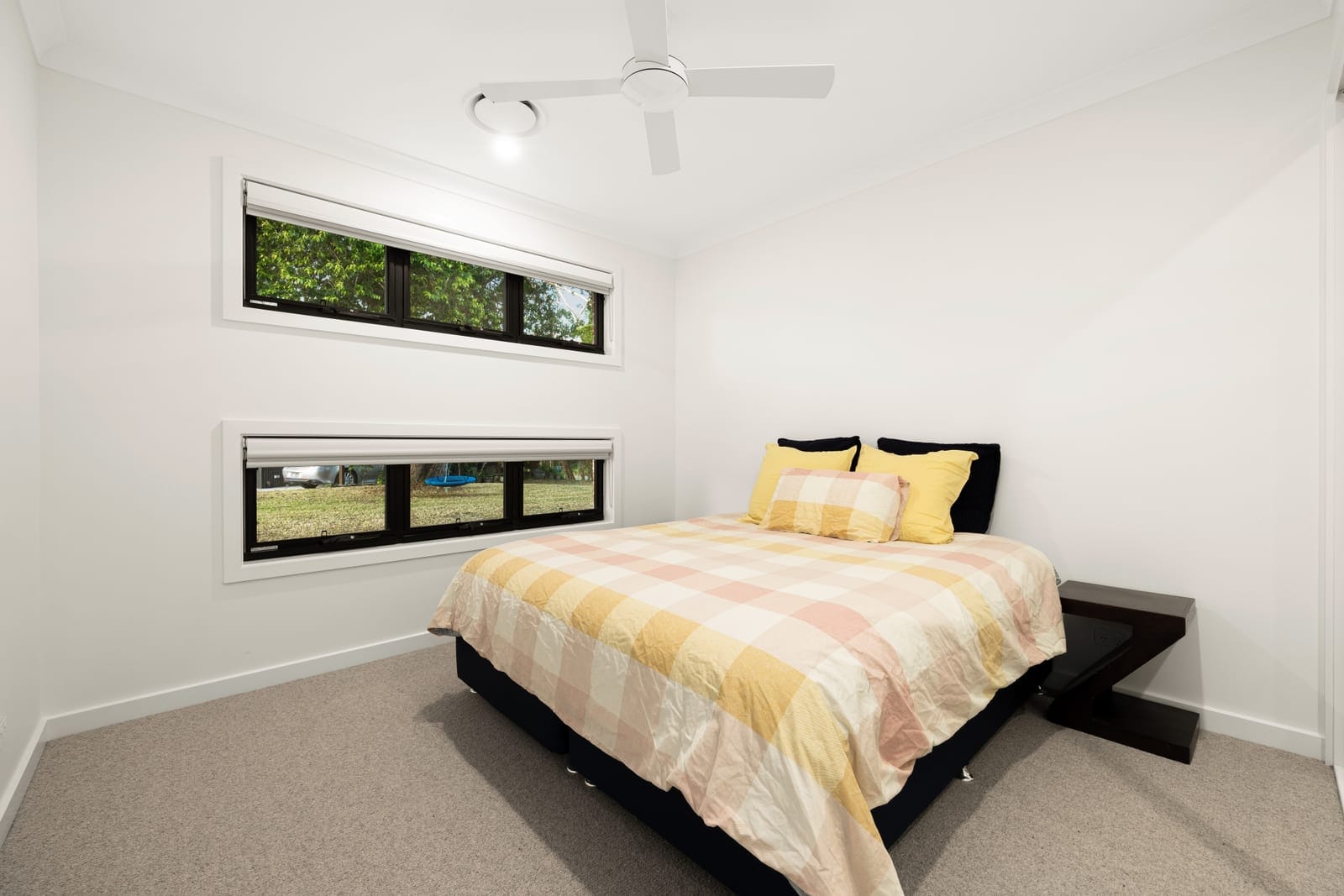 Embrace the Ultimate Acreage Lifestyle: Dual Living