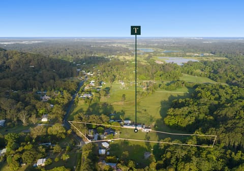 Embrace the Ultimate Acreage Lifestyle: Dual Living