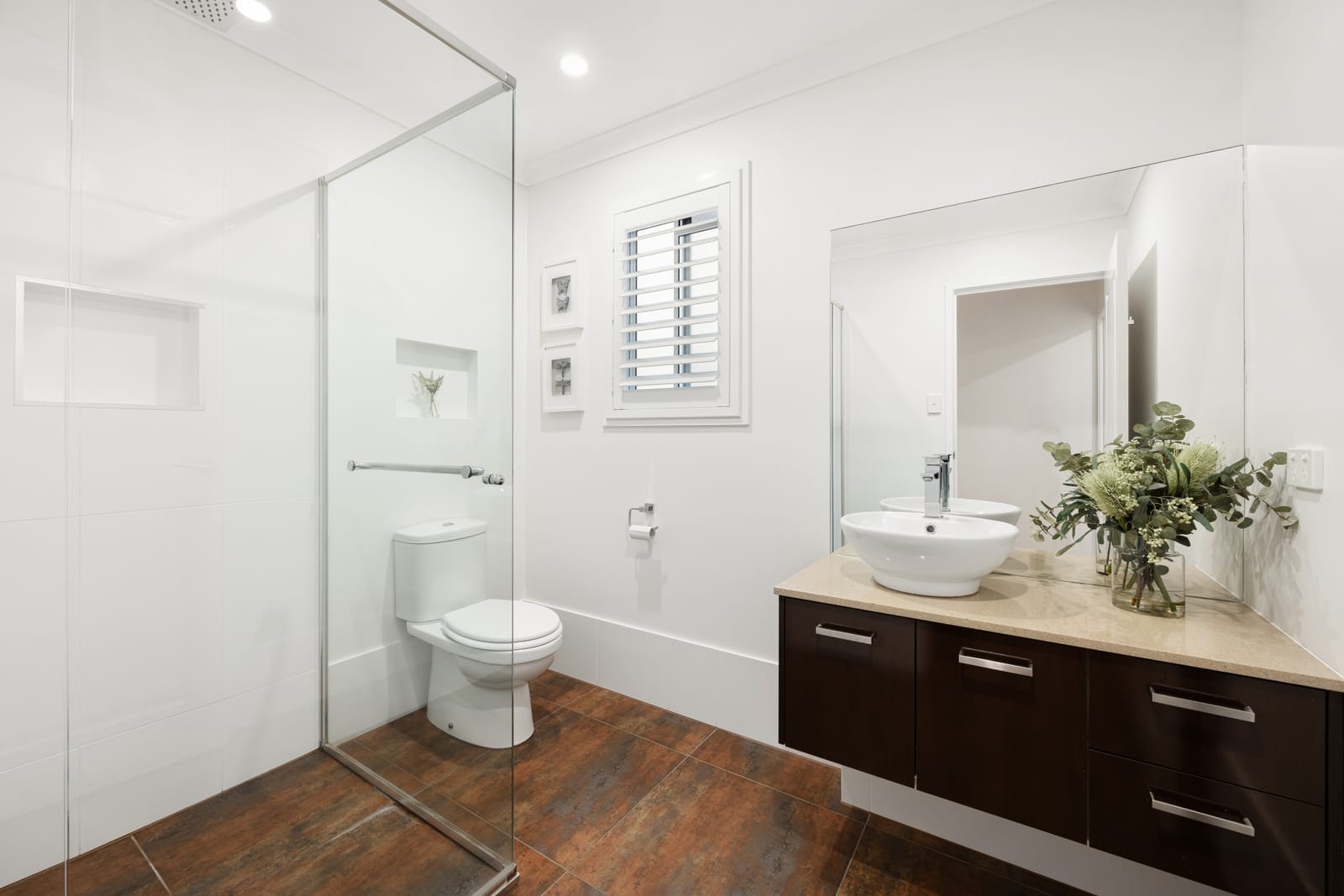 Pure Class: Elegant Interiors, Stunning Mountain Vista