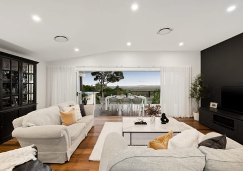Pure Class: Elegant Interiors, Stunning Mountain Vista