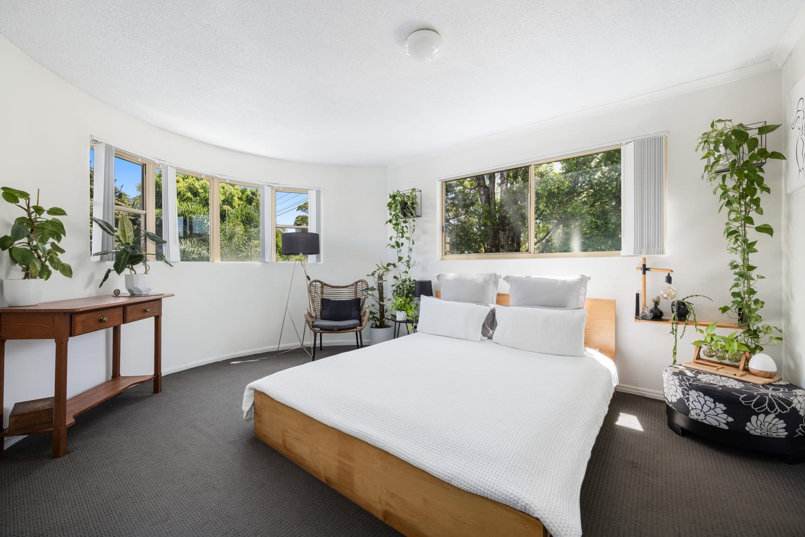 Beachside Living, Location & Lifestyle!