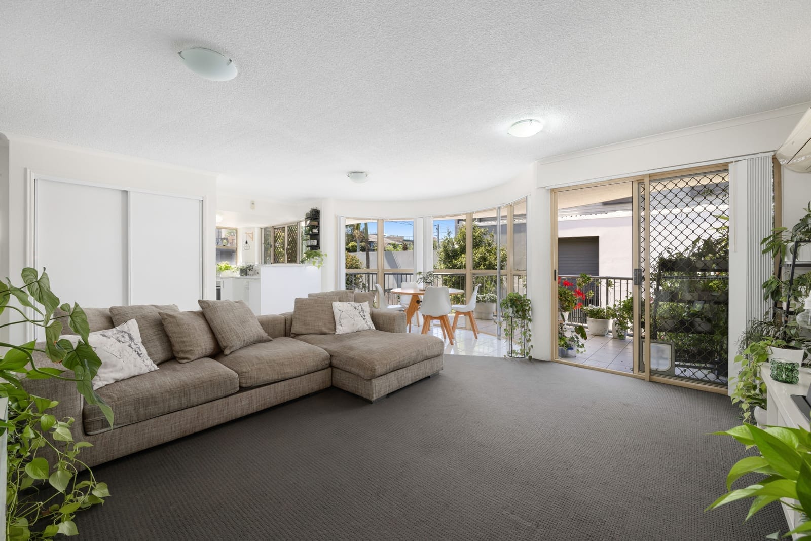 Beachside Living, Location & Lifestyle!