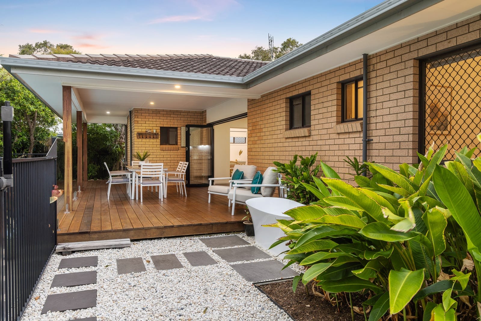 Contemporary Style, Alfresco Living Near The Beach