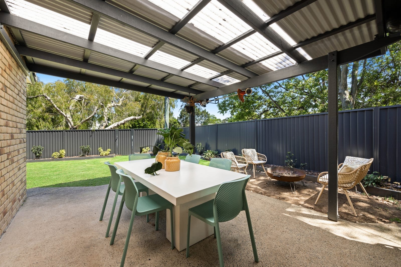 Stylish Coastal Duplex Boasting Modern Comfort And Convenience