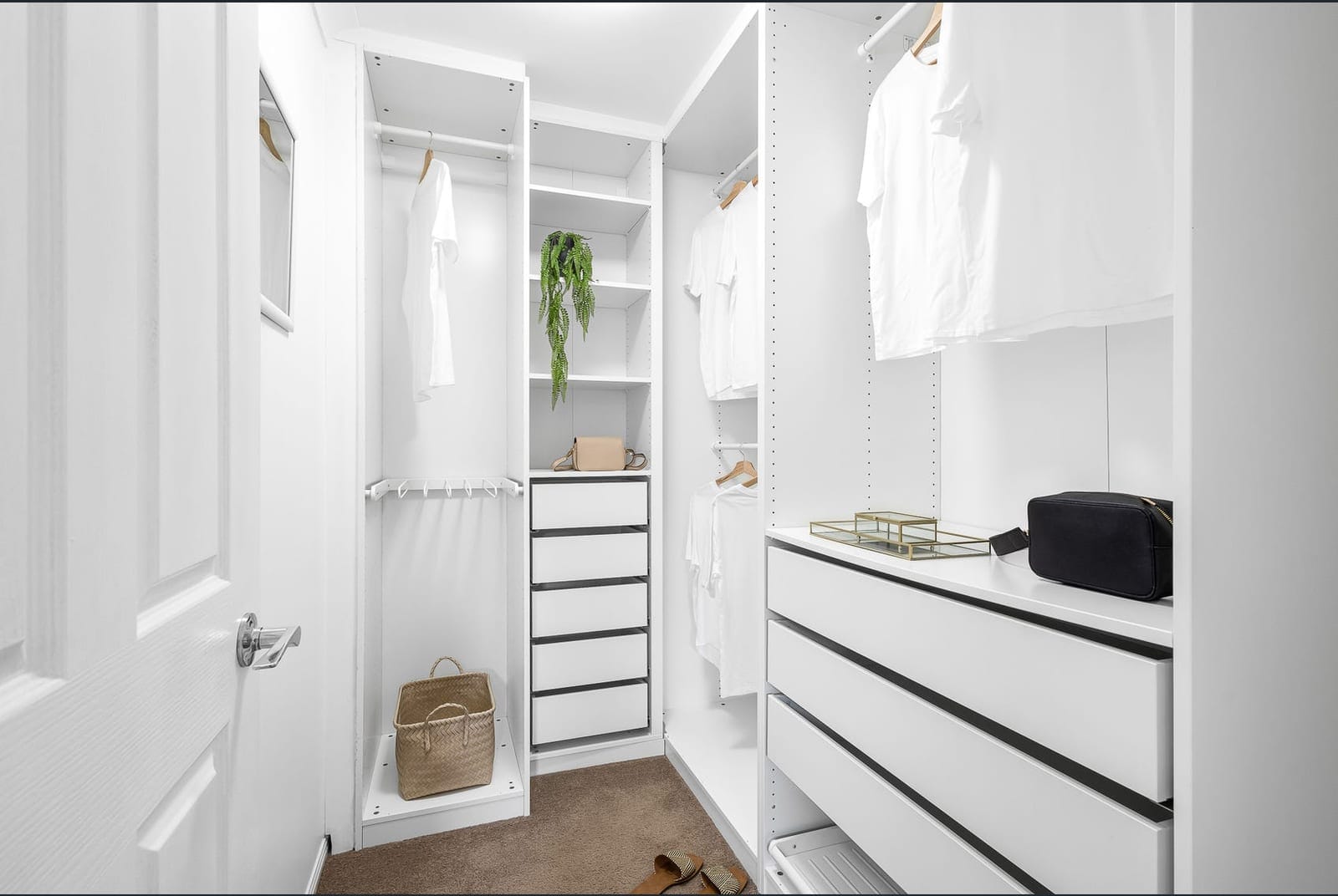 Embrace Comfort & Style in This Exceptional Lifestyle Home!