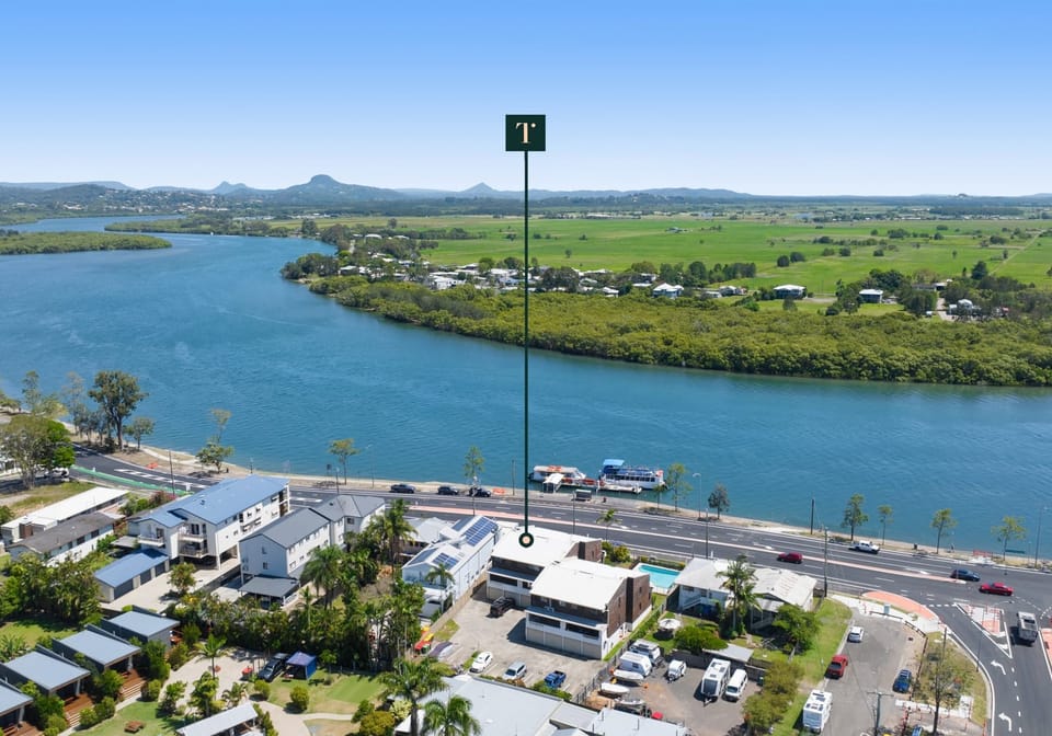 Northern Riverfront Splendour
