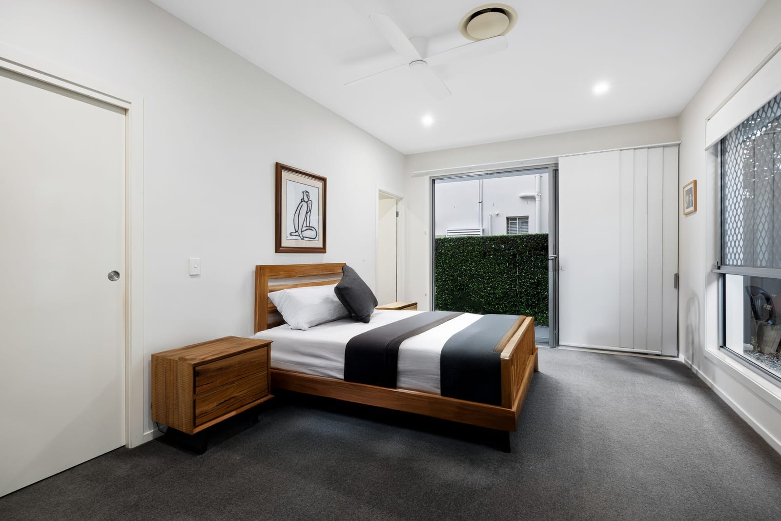 Luxury Duplex - Walking Distance to Everywhere