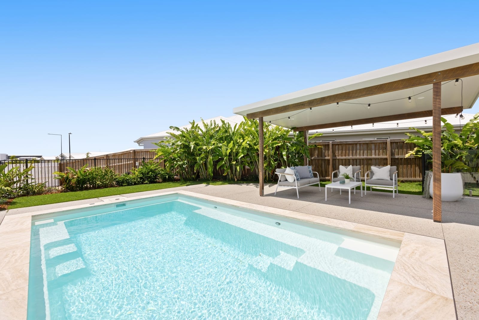 Perfectly Presented Family Home, Huge Block, Side Access