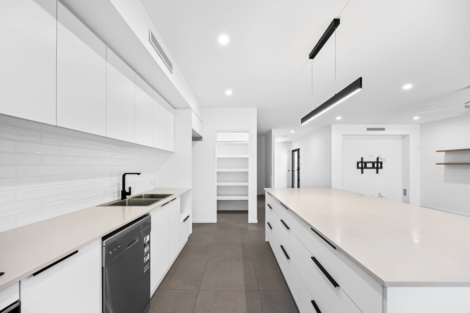 Seamless Living: Sophisticated and Flawless