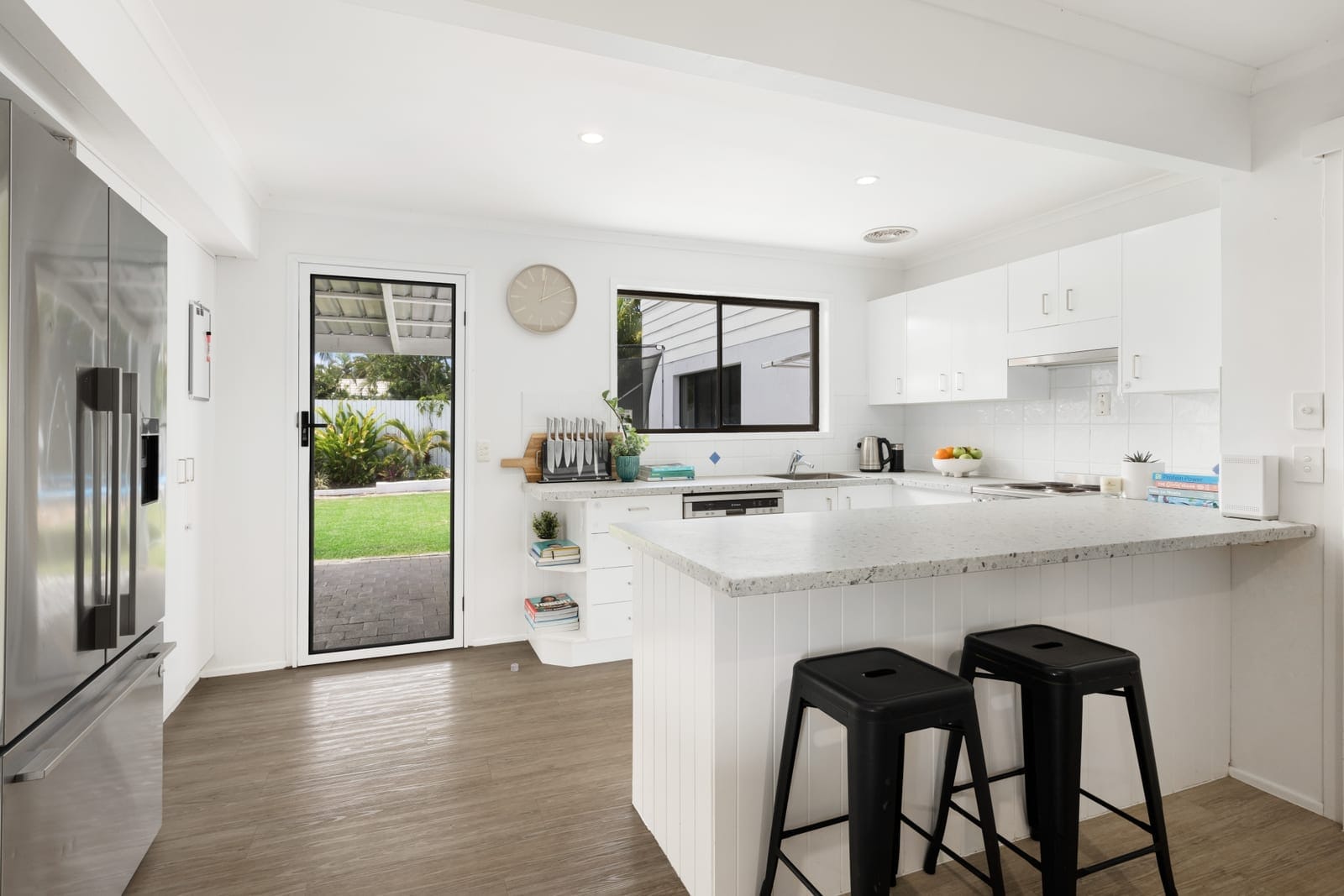 Beachside Charm In Premium Coastal Location