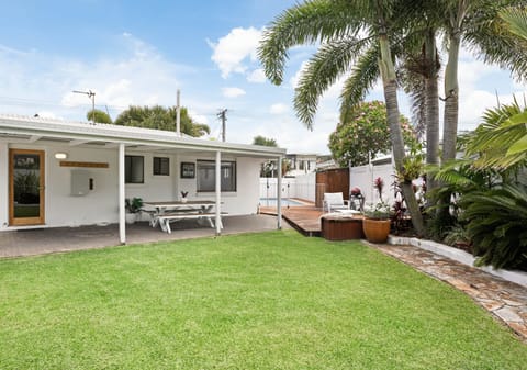Beachside Charm In Premium Coastal Location