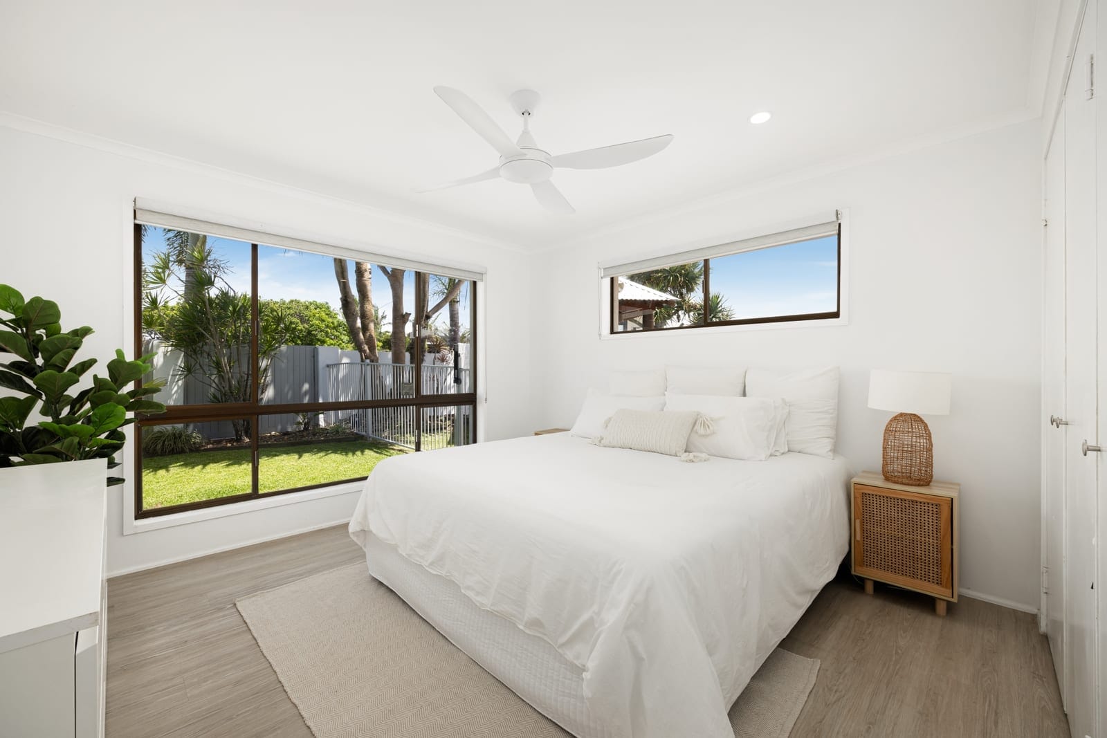 Beachside Charm In Premium Coastal Location