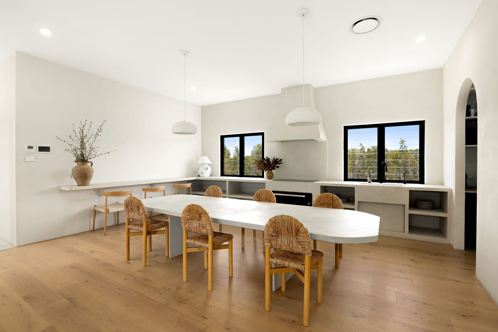 Mediterranean-inspired Home With Integrated High-end Warehouse Space