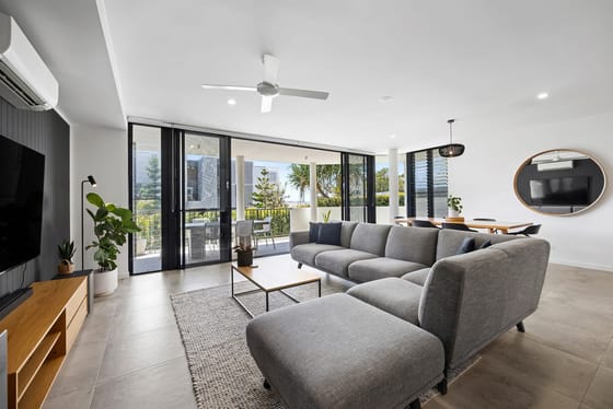 Immaculate Modern Apartment in Premium Location