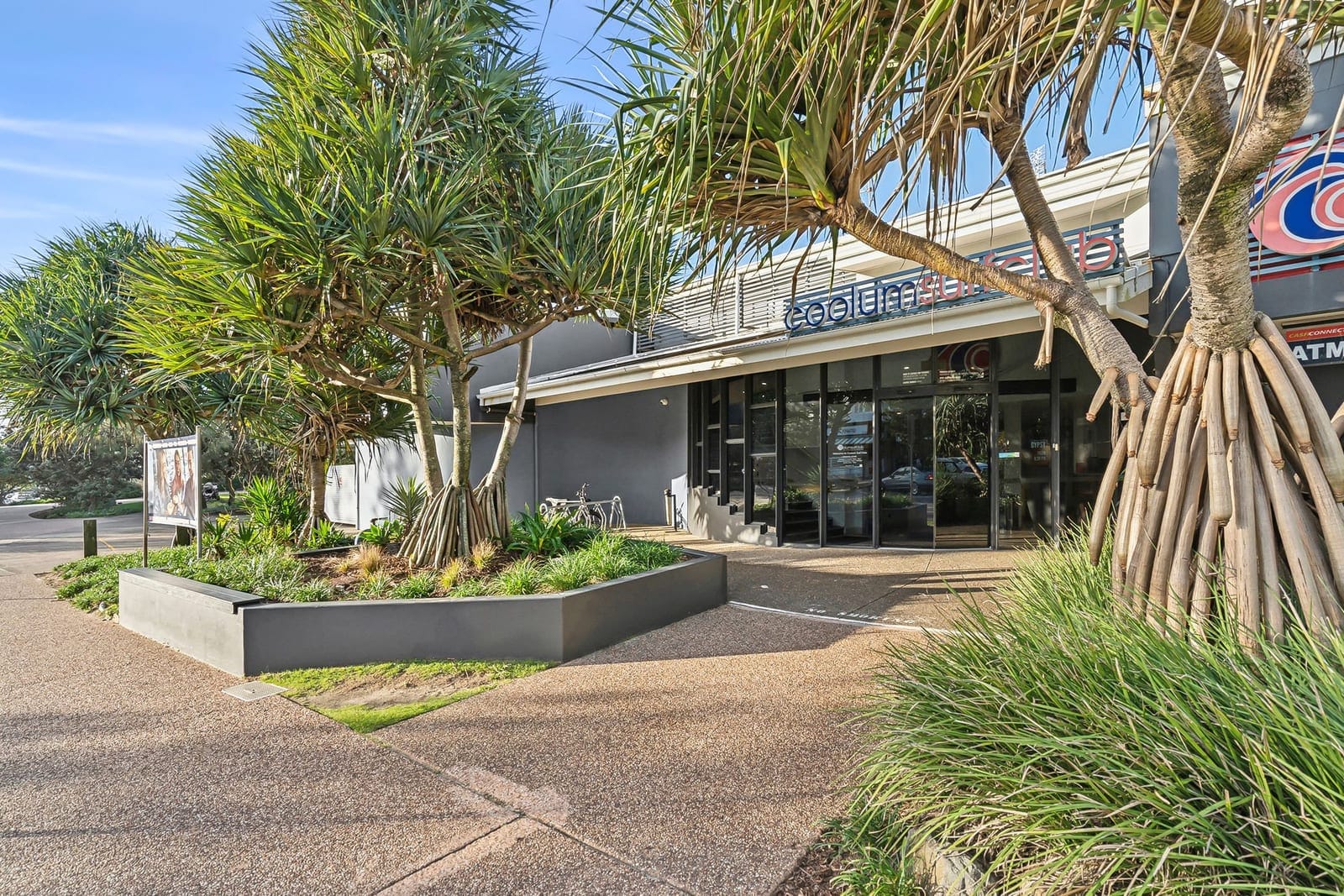 Immaculate Modern Apartment in Premium Location
