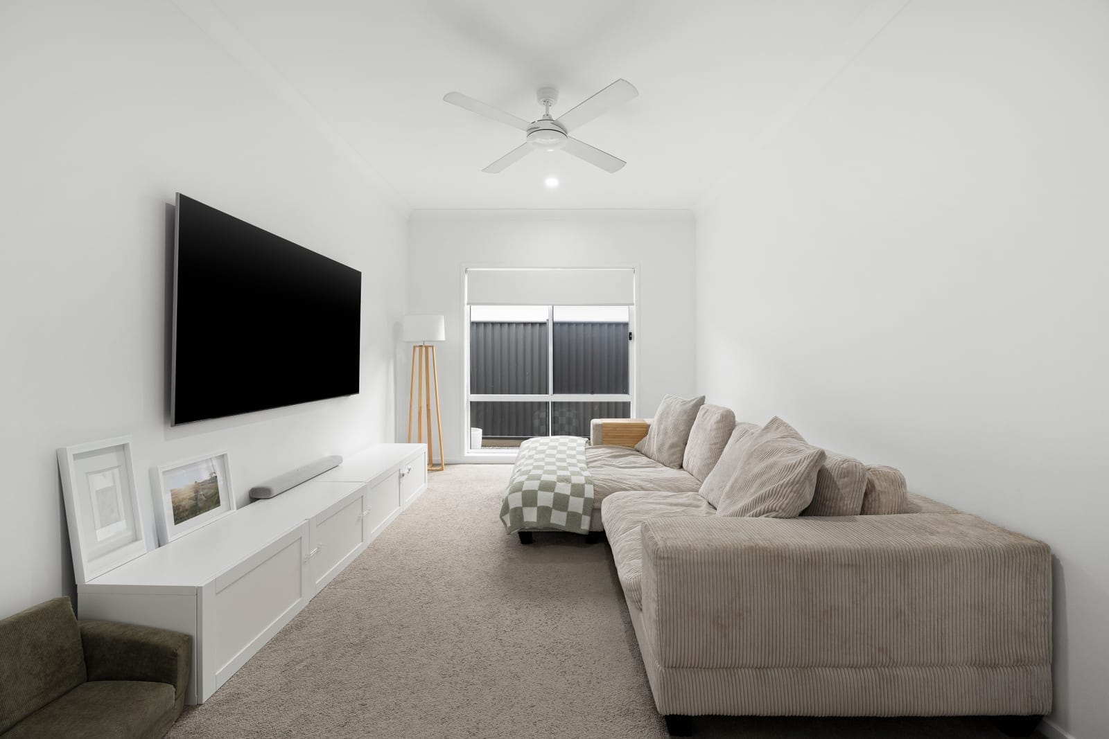 Relaxed Modern Living: Impeccably Presented