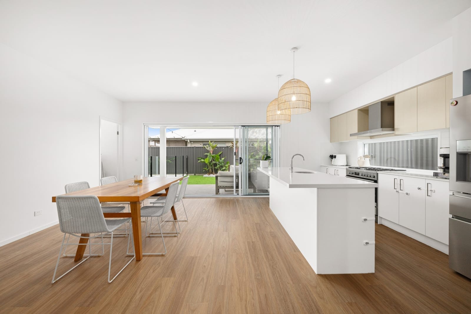 Relaxed Modern Living: Impeccably Presented