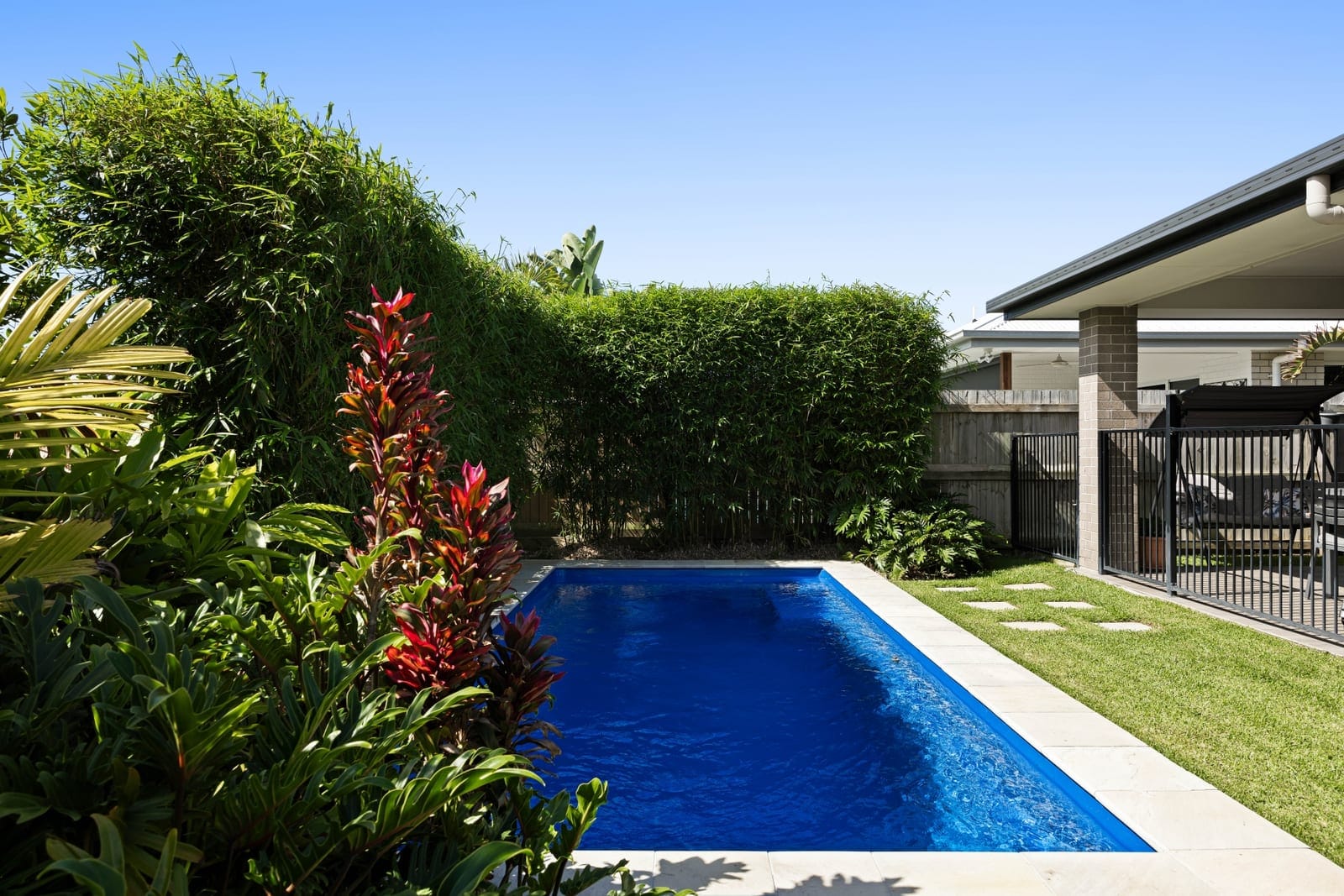 New Year, New Home: Cocktails by the Pool? Yes Please!