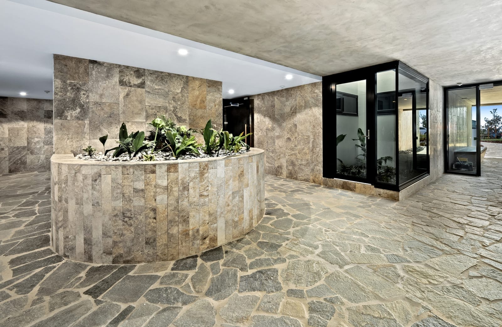 Bayside Elegance: Footsteps to Sand