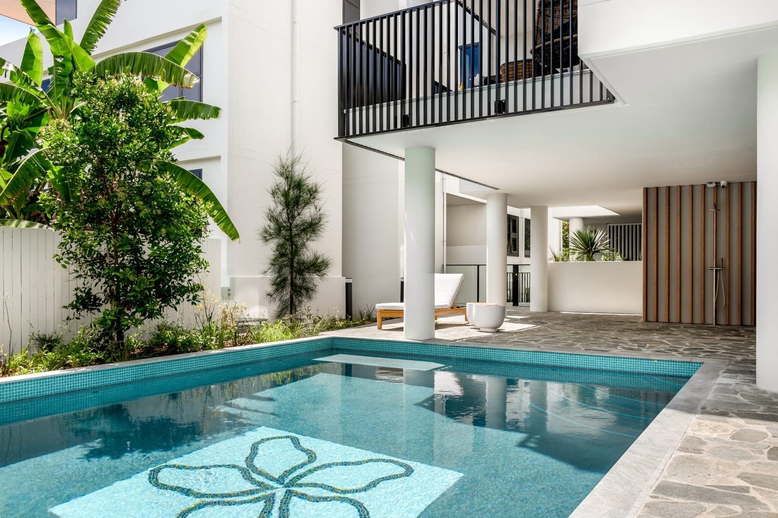 Bayside Elegance: Footsteps to Sand