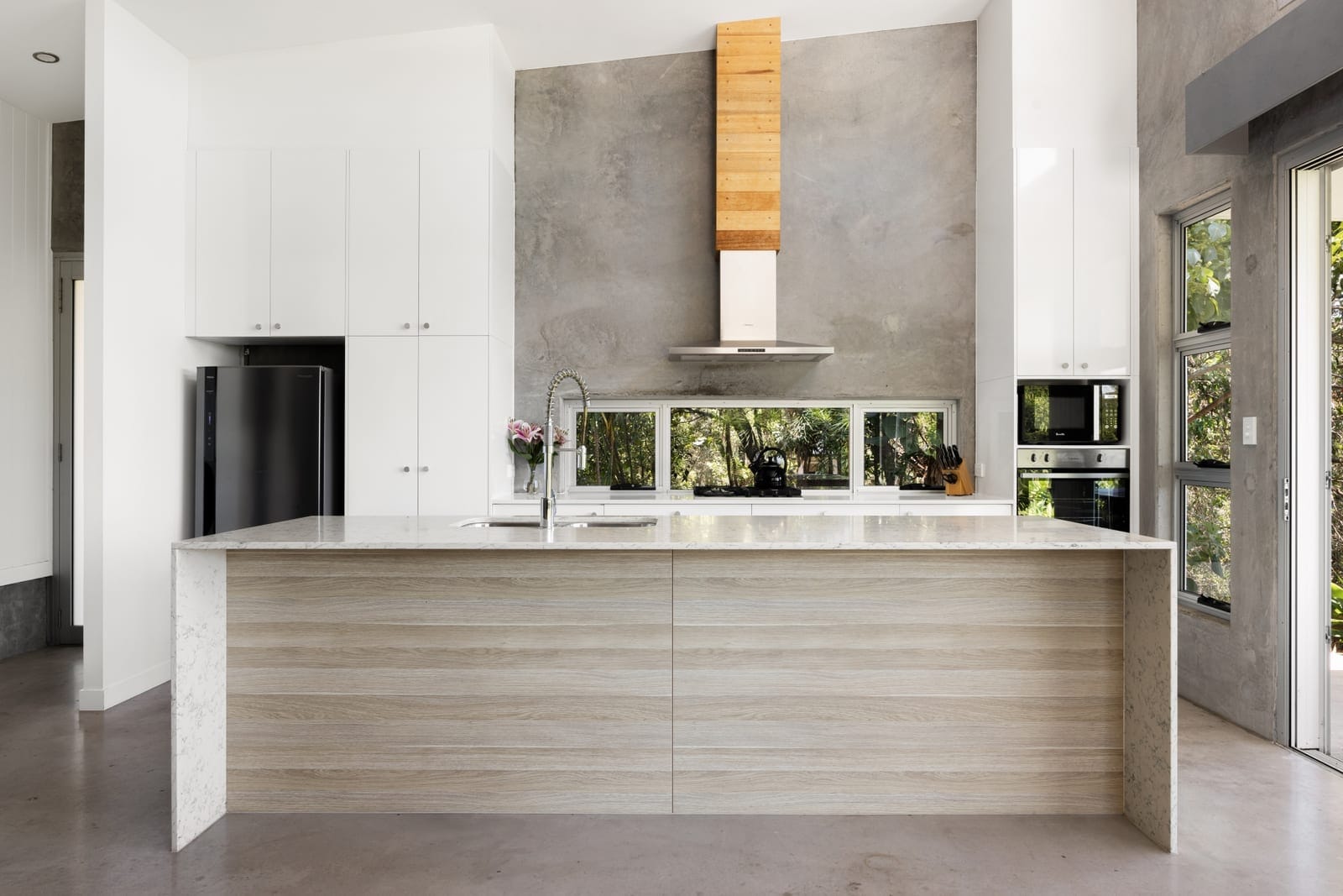 Designer Dual Living: Acreage Luxe with Views!