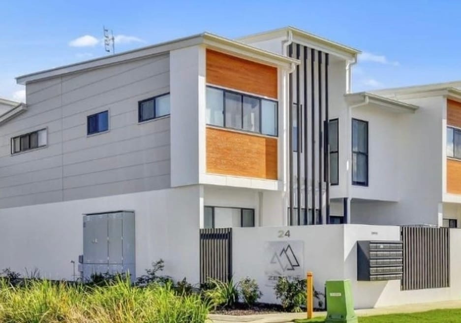 Ultra Stylish & Modern 2 Bedroom Townhome