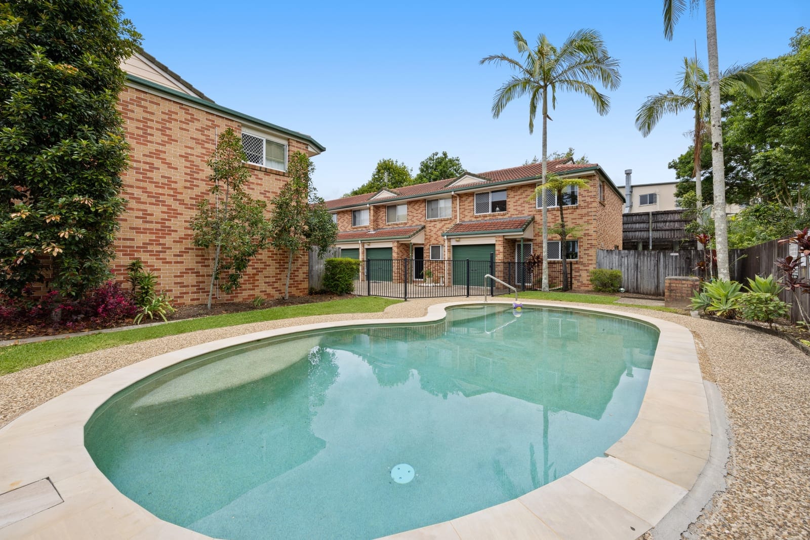 Smart Investment or Ideal First Home: A Property with Endless Potential!