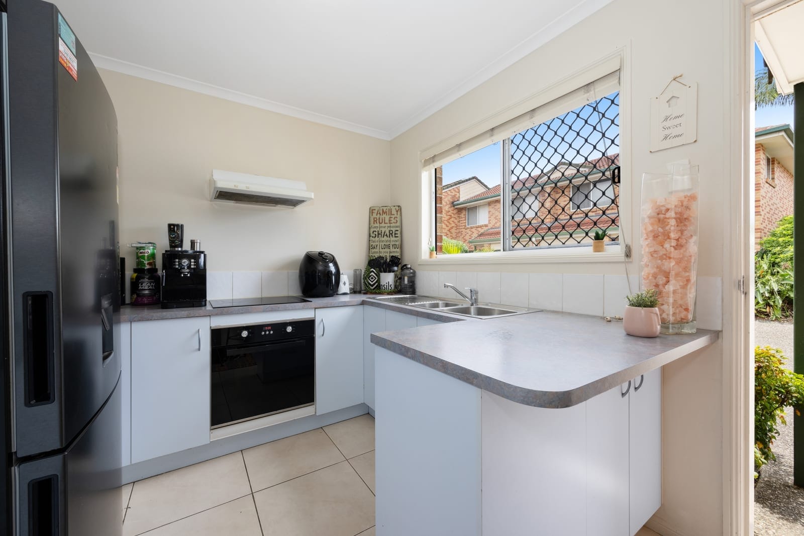 Smart Investment or Ideal First Home: A Property with Endless Potential!