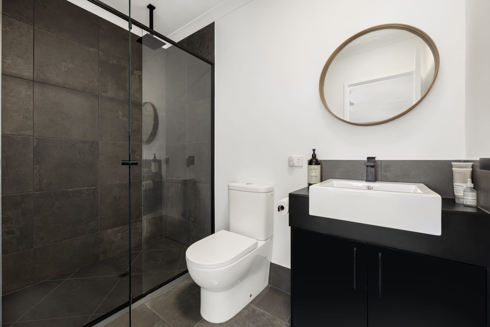 Smart Investment or Ideal First Home: A Property with Endless Potential!