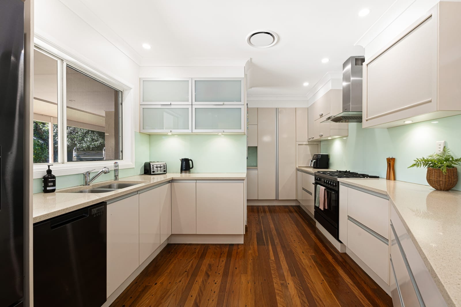SOLD by Ollie Lehmann