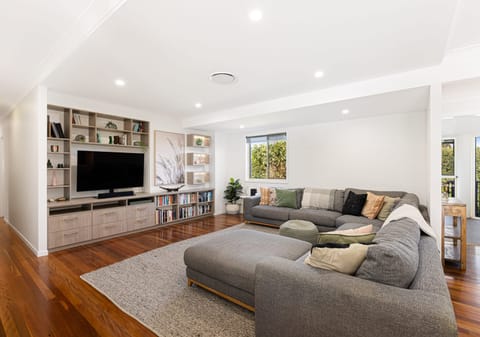 SOLD by Ollie Lehmann